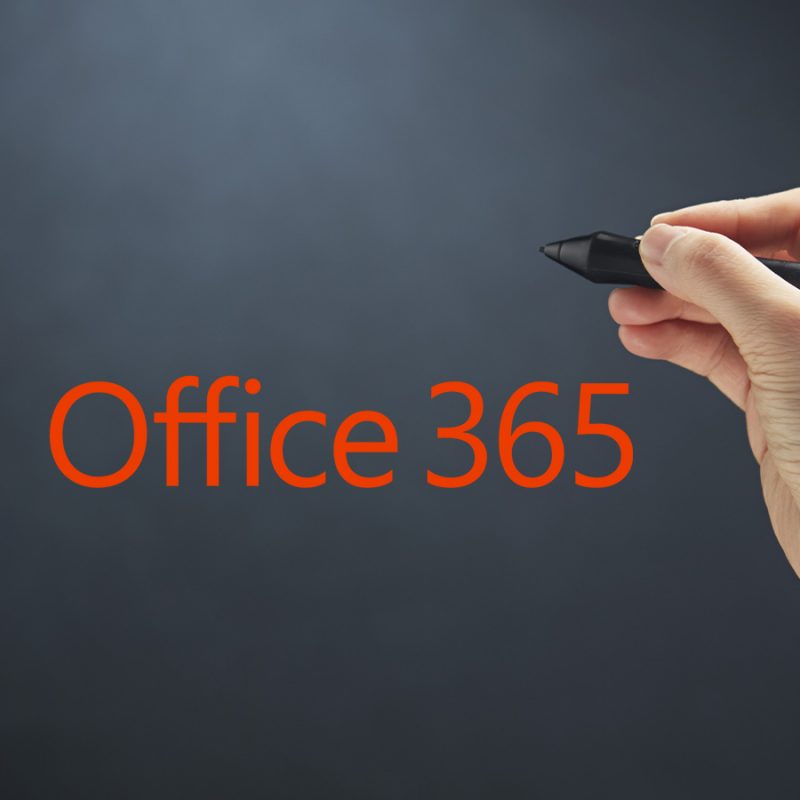 Logo Office 365 avec une main qui tient un stylet