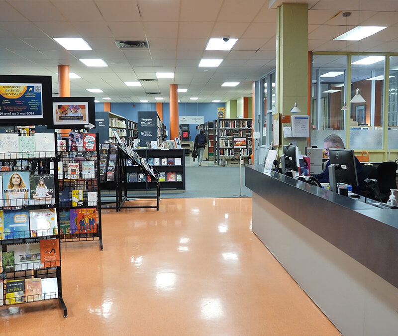 Vue de l'entrée de la bibliothèque du Cégep de Granby